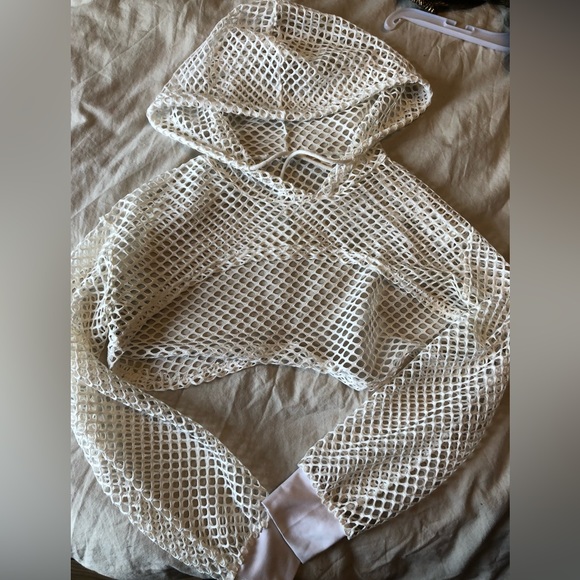 Small white cropped fishnet rave wear - Picture 1 of 3
